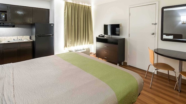 1 King Bed | Non-Smoking