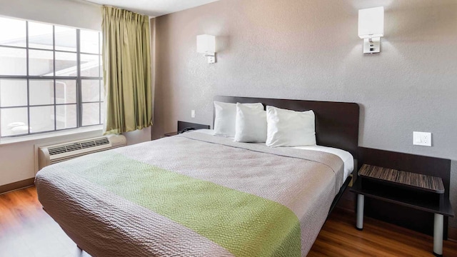 1 King Bed | Mobil Acc Tub Ste Nsmk Kitchen