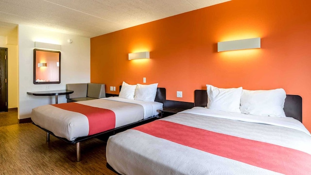 2 Queen Beds | Non-Smoking