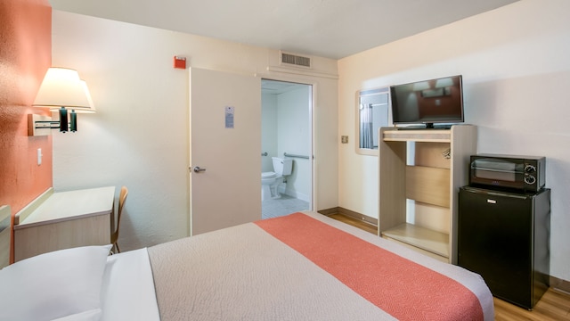 1 Queen Bed | ADA/RI Shower/Non-Smoking