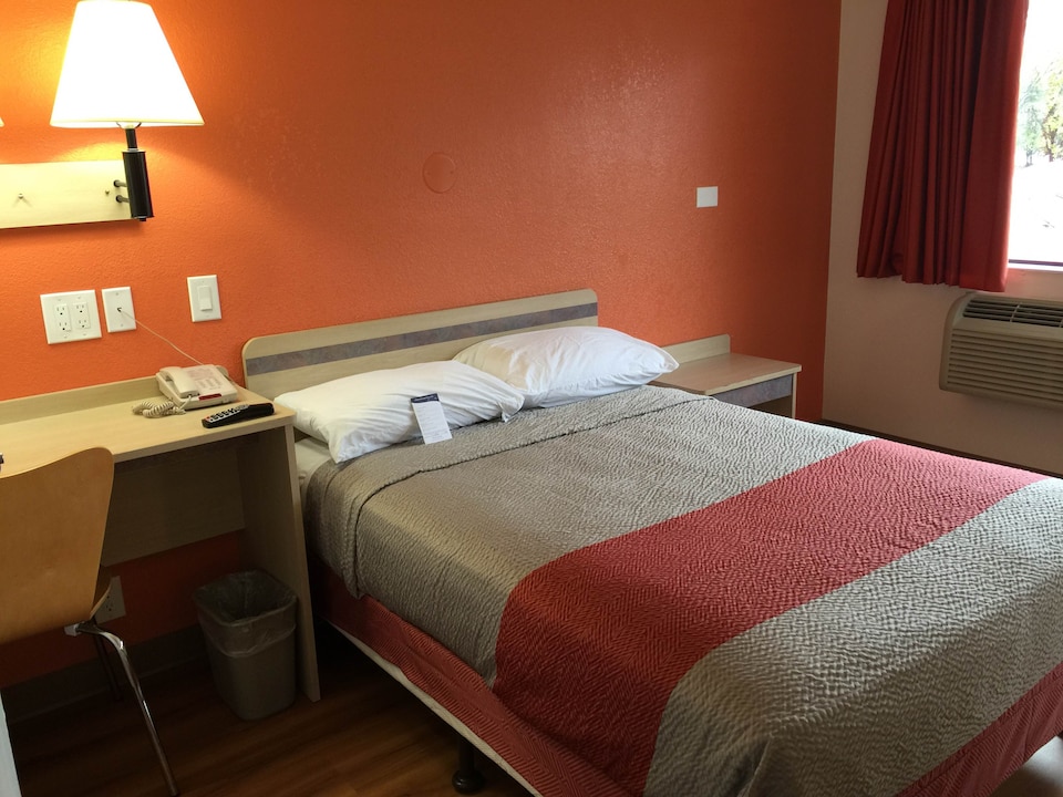 Motel 6 Roseville, MN - Minneapolis North, Roseville, Roseville