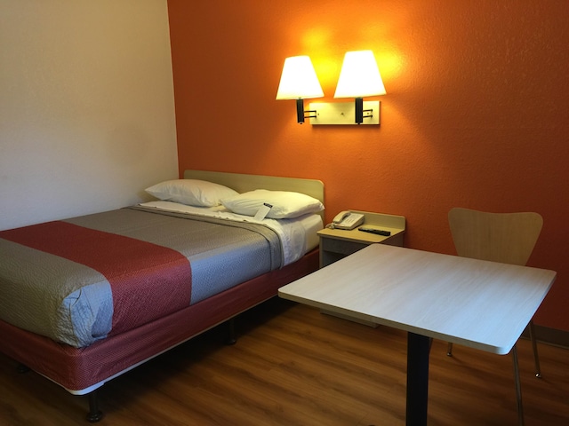 1 Full Bed | ADA/RI Shower