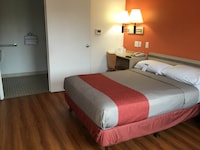 Motel 6 Roseville, MN - Minneapolis North