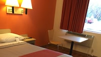 Motel 6 Roseville, MN - Minneapolis North
