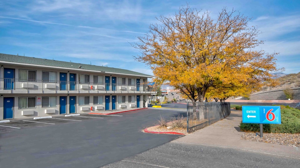 Motel 6 Albuquerque, NM - Midtown, C87107, Albuquerque NM