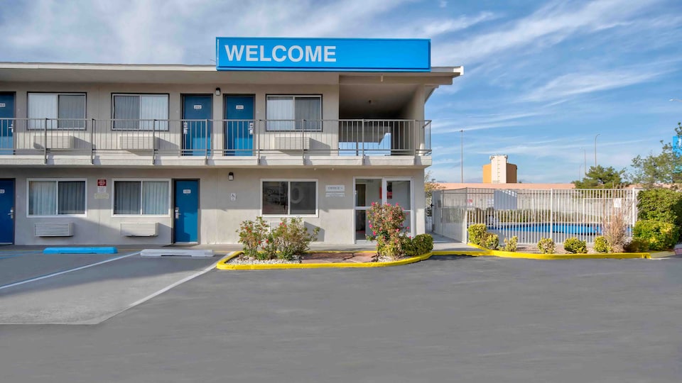 Motel 6 Albuquerque, NM - Midtown, C87107, Albuquerque NM