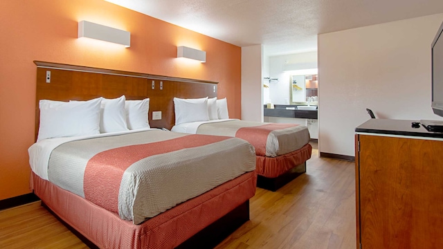 2 Full Beds | Non-Smoking, Micfridge