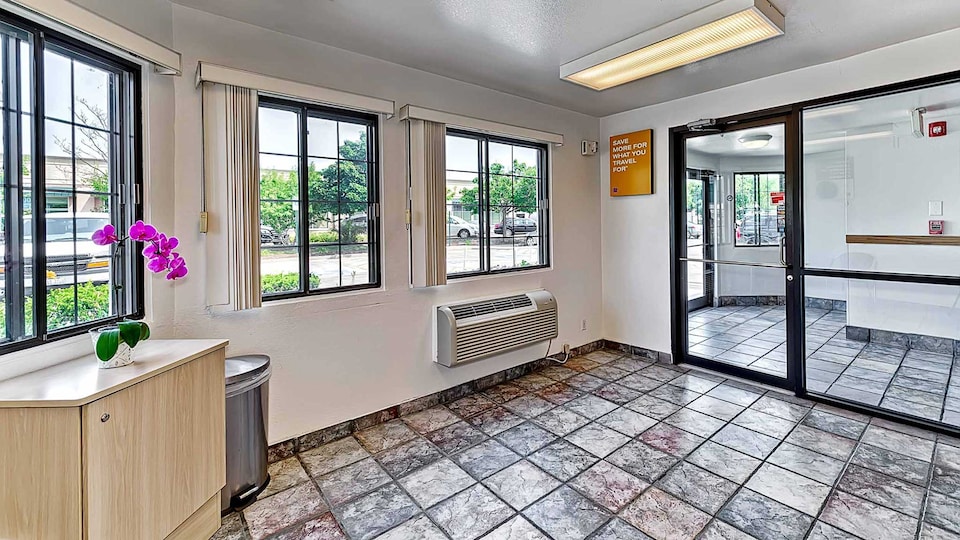 Motel 6 Glenview, IL - Chicago North, GLENVIEW, GLENVIEW