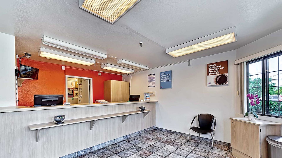 Motel 6 Glenview, IL - Chicago North, GLENVIEW, GLENVIEW