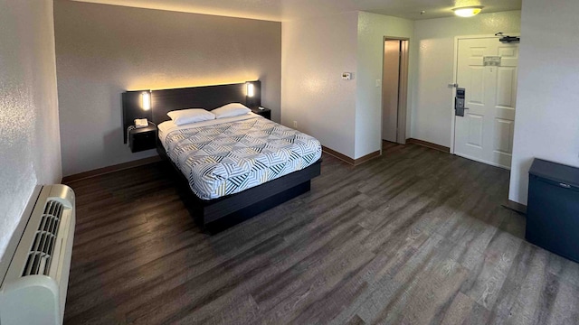 1 KING BED | DELUXE, MINI FRIDGE