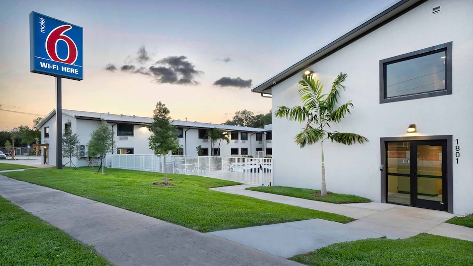 Motel 6 Fort Lauderdale, FL, Fort Lauderdale_b50b57b2, Fort Lauderdale