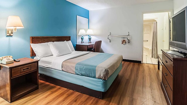 1 King Bed | Non-Smoking