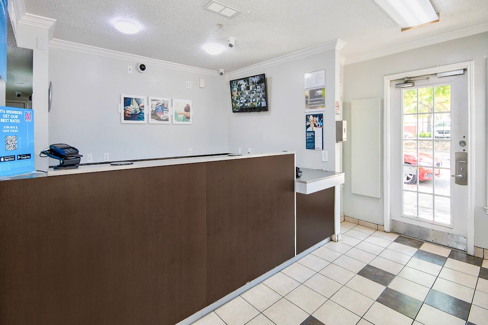 Studio 6 Austin, TX - Midtown, C78705, Austin TX