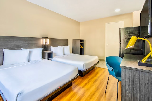 2 Full Beds | ADA/Roll-In Shower, Non-Smoking