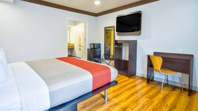 1 King Bed | Non-Smoking, Micfridge