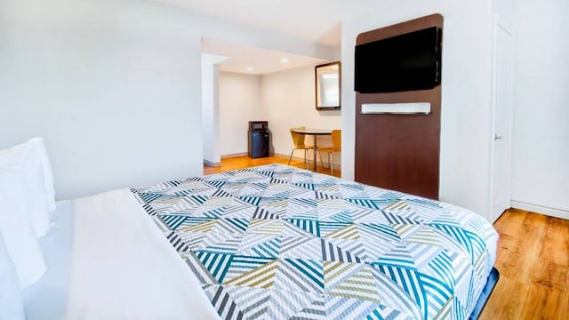 1 King Bed | Smoking, Micfridge