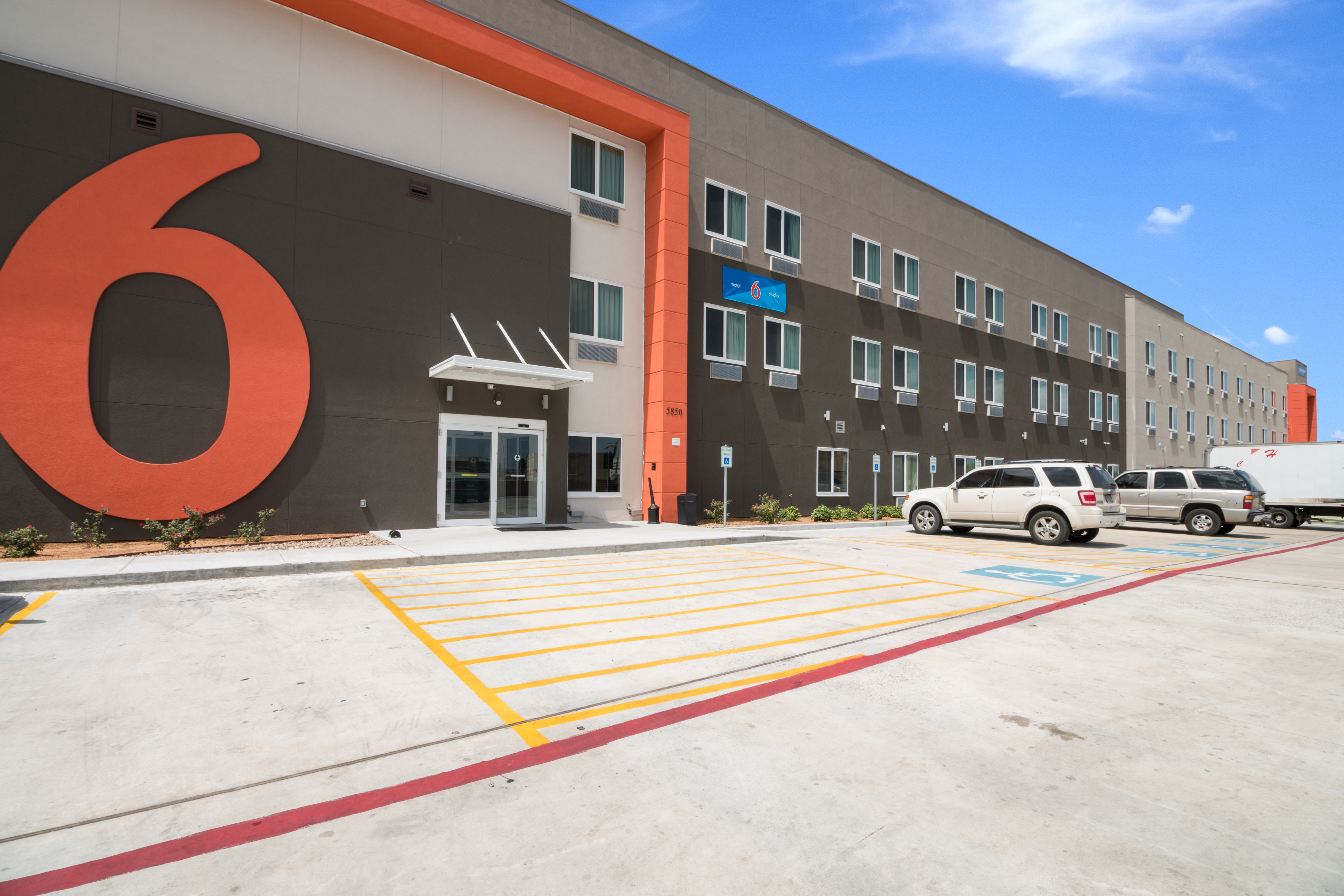 Studio 6 Corpus Christi, TX photo 1 in Corpus Christi