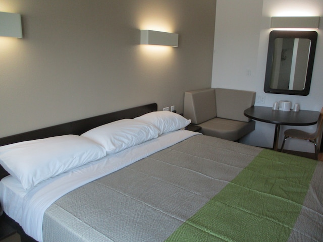 1 King Bed | Hearing Accessible, Kitchen