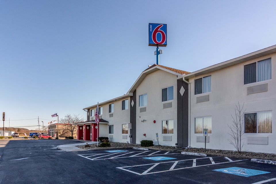 Motel 6 Barkeyville, PA, HARRISVILLE, HARRISVILLE