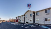 Motel 6 Barkeyville, PA
