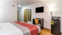 Motel 6 Barkeyville, PA