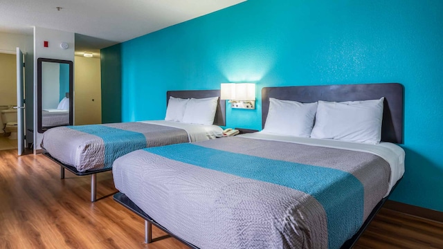 2 Full Beds | Mobility Accessible Tub Nsmk