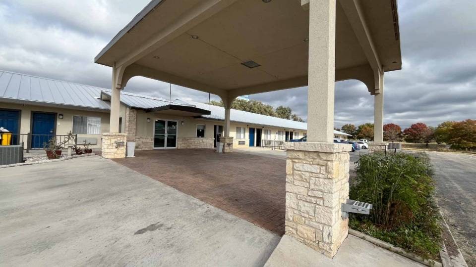 Motel 6 Junction, TX - Llano River, Junction, Junction