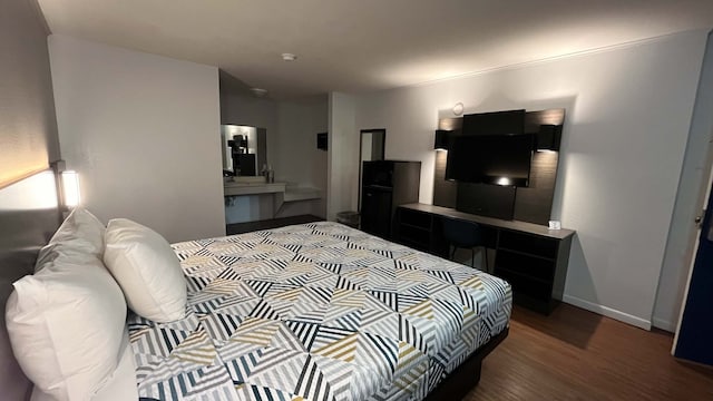 1 King Bed | Non-Smoking, Micfridge