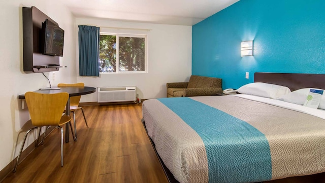 1 King Bed | Smoking, Micfridge, Sofa-Bed