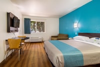 Motel 6 Portland, OR  Mall 205