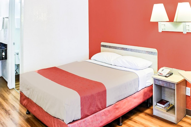 1 Full Bed | ADA/Tub