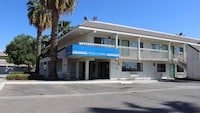 Motel 6 Coalinga, CA - East