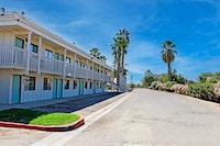 Motel 6 Coalinga, CA - East