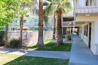 Motel 6 Coalinga, CA - East