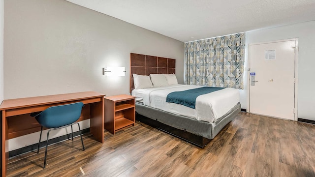 1 King Bed | Mobility Acc Tub Smk Micfridge