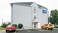 Motel 6 Sycamore, IL