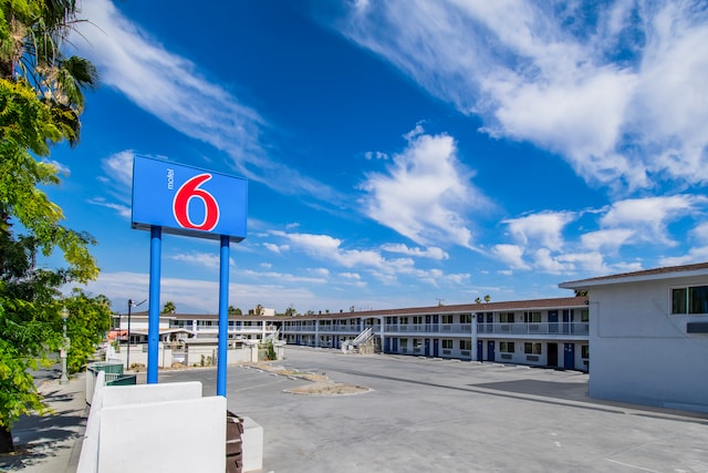 Motel 6 San Bernardino, CA - Downtown