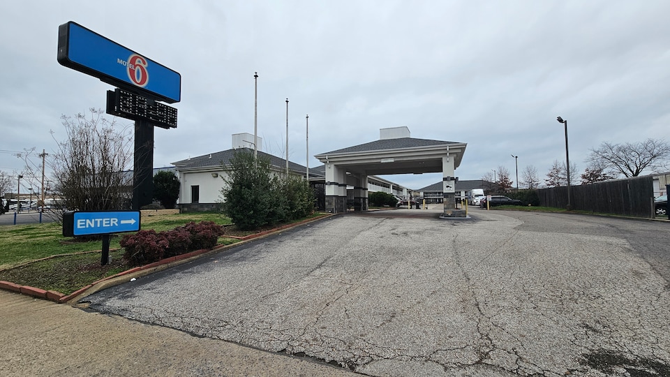 Motel 6 Memphis, TN - Graceland, C38116, Memphis
