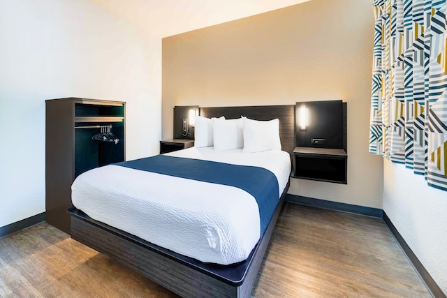 1 Queen Bed | ADA/RI Shower