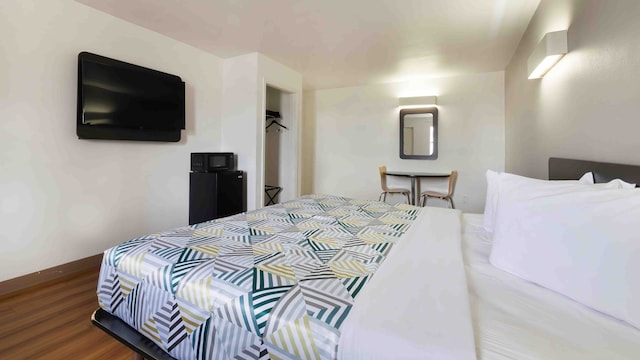 1 King Bed | Smoking, Micfridge