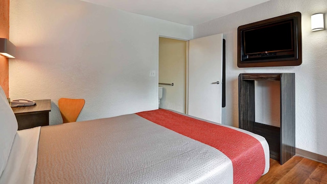 1 Full Bed | ADA/Tub/Mini Fridge