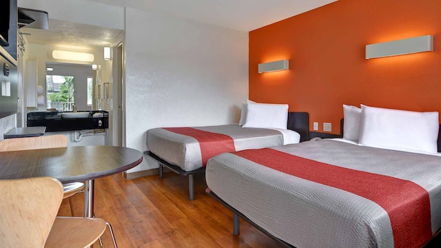 2 Full Beds | Mini Fridge, Smoking