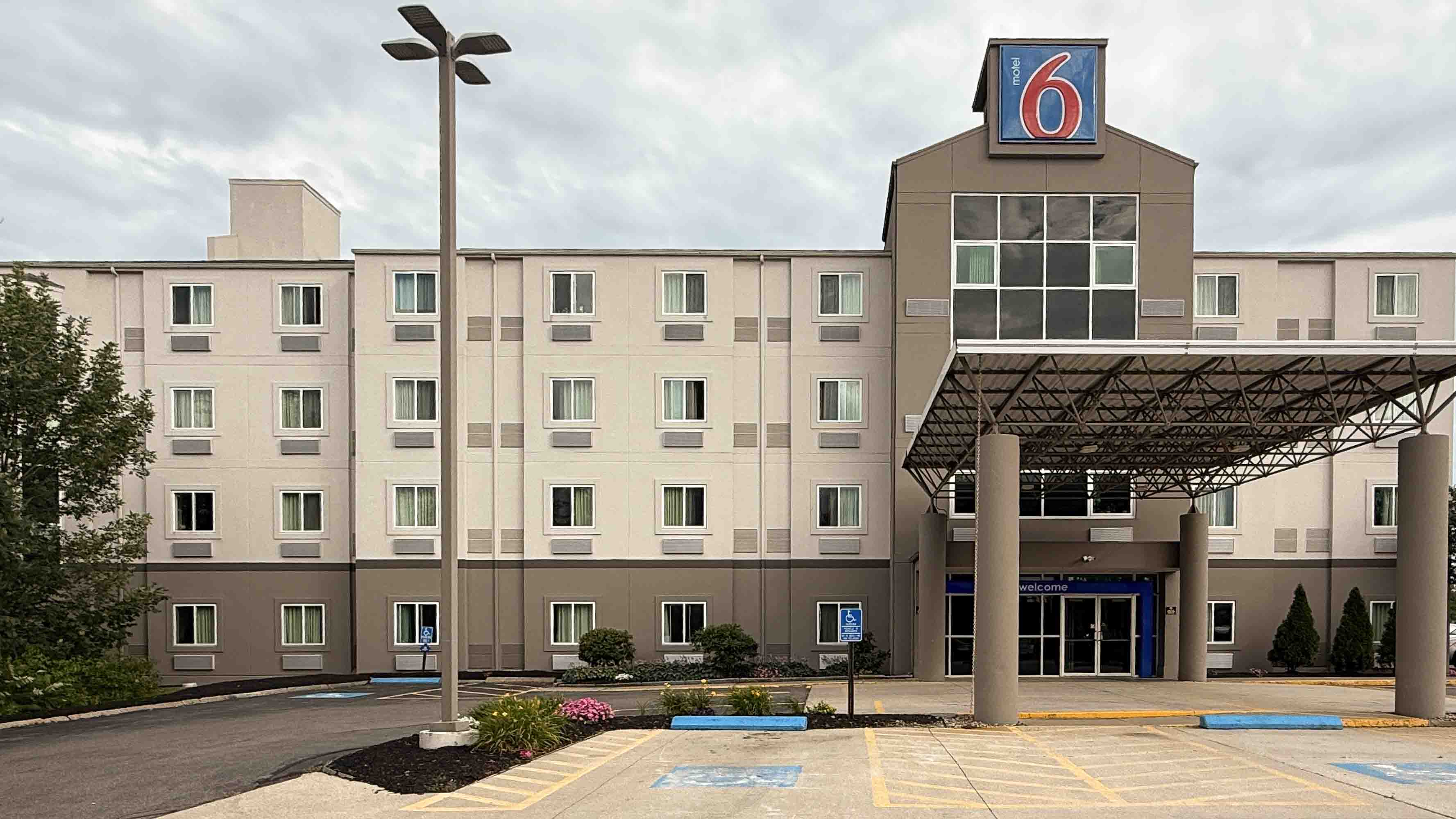 Motel 6 Portsmouth, NH, Motel 6 Portsmouth, Book @ $119