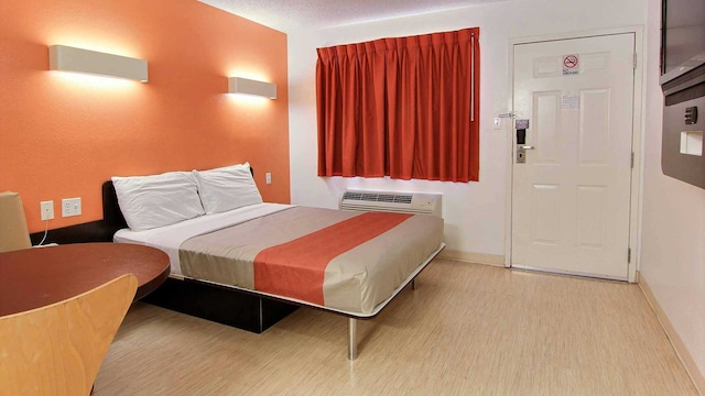 1 Full Bed | ADA/Tub