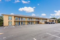 Motel 6 Macclenny, FL