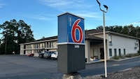 Motel 6 Macclenny, FL