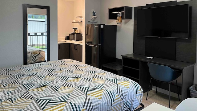 1 King Bed | Non-Smoking, Kitchen