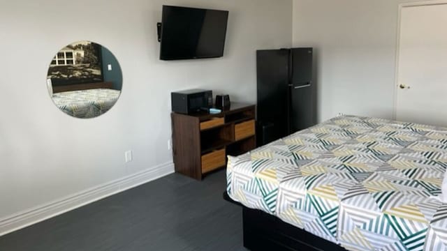 1 King Bed | Smoking, Micfridge