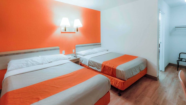 2 Full Beds | Micfridge