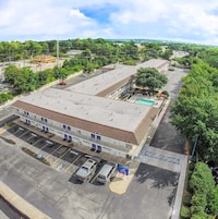 Motel 6 Huntsville, TX